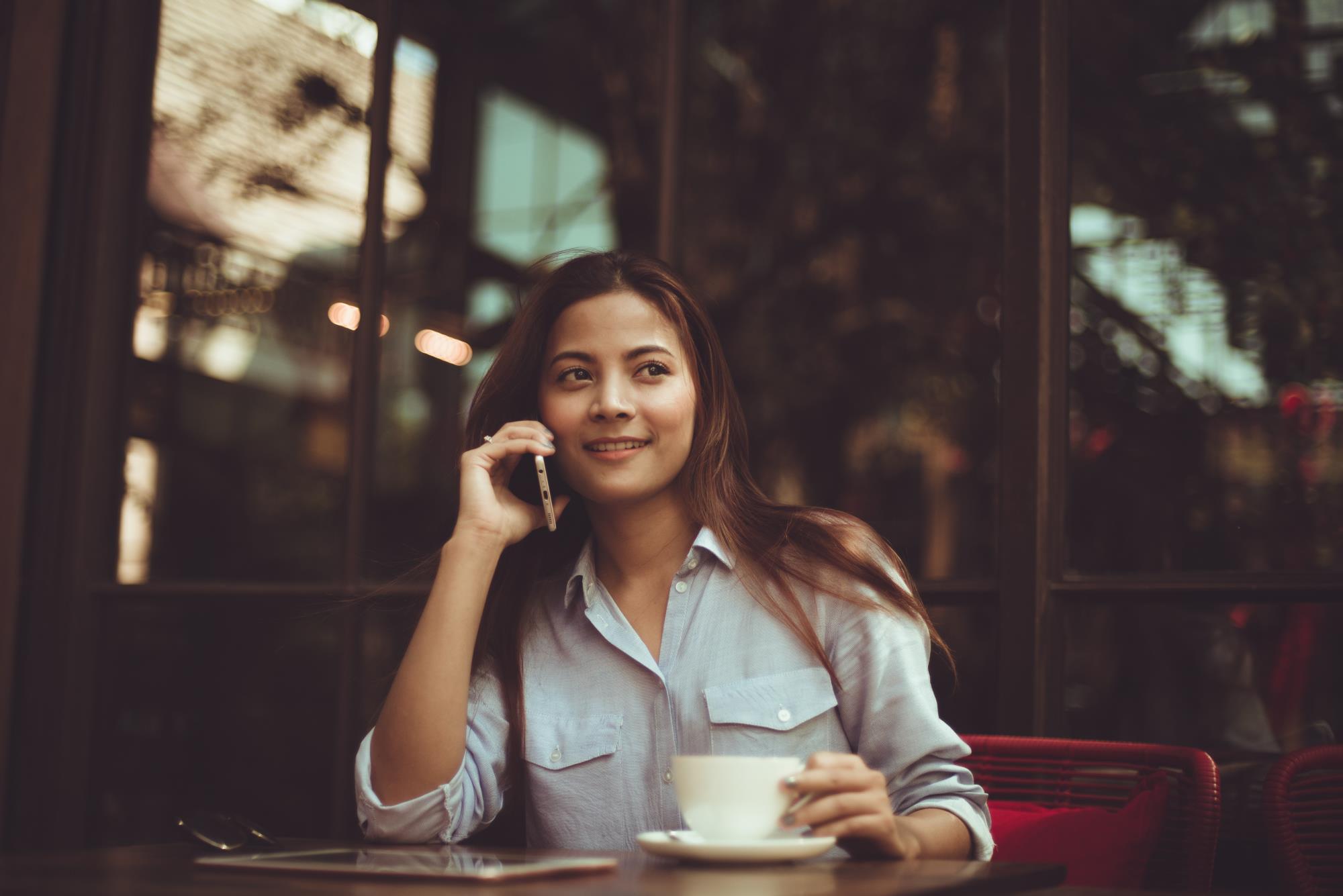 picture of girl on a phone